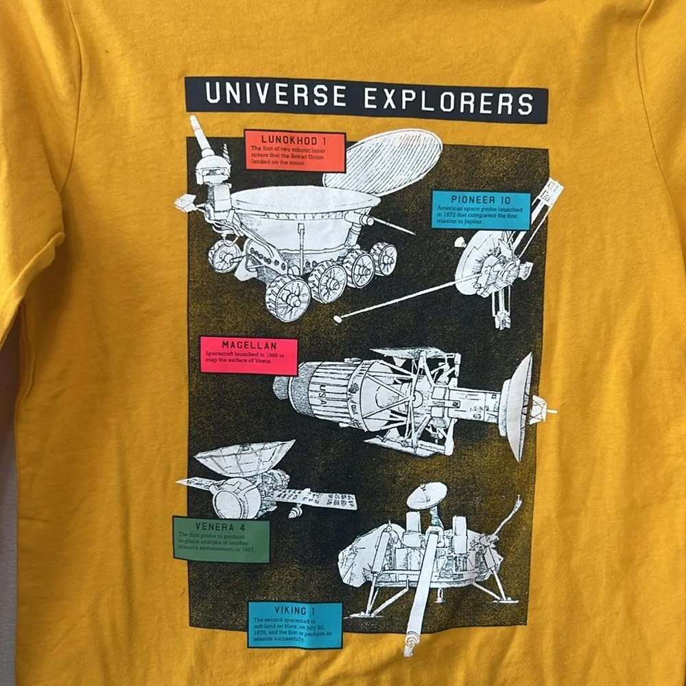 Gap kids universe, Explorer, yellow, long sleeve tee size medium (8)‎